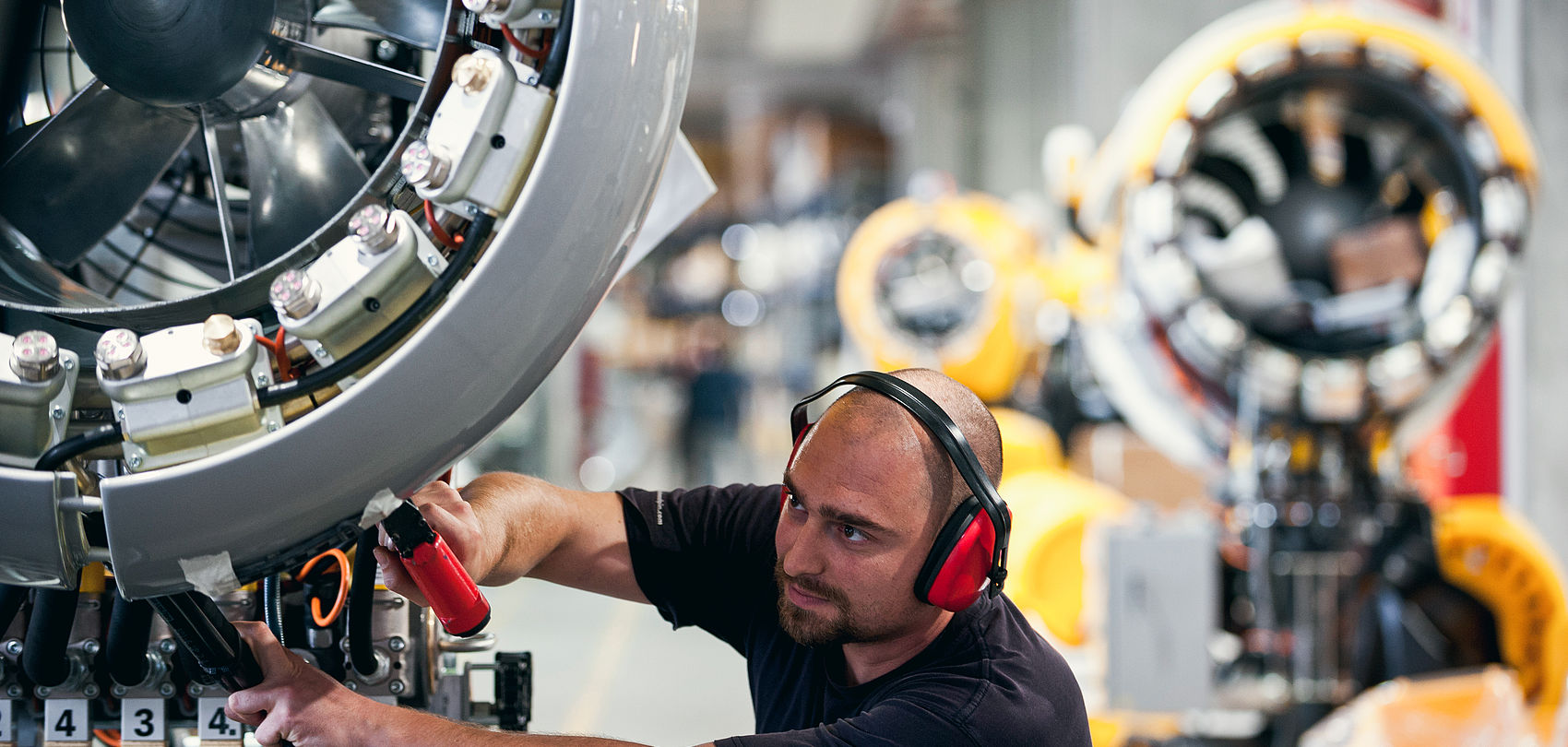 TechnoAlpin production hall de fabrication