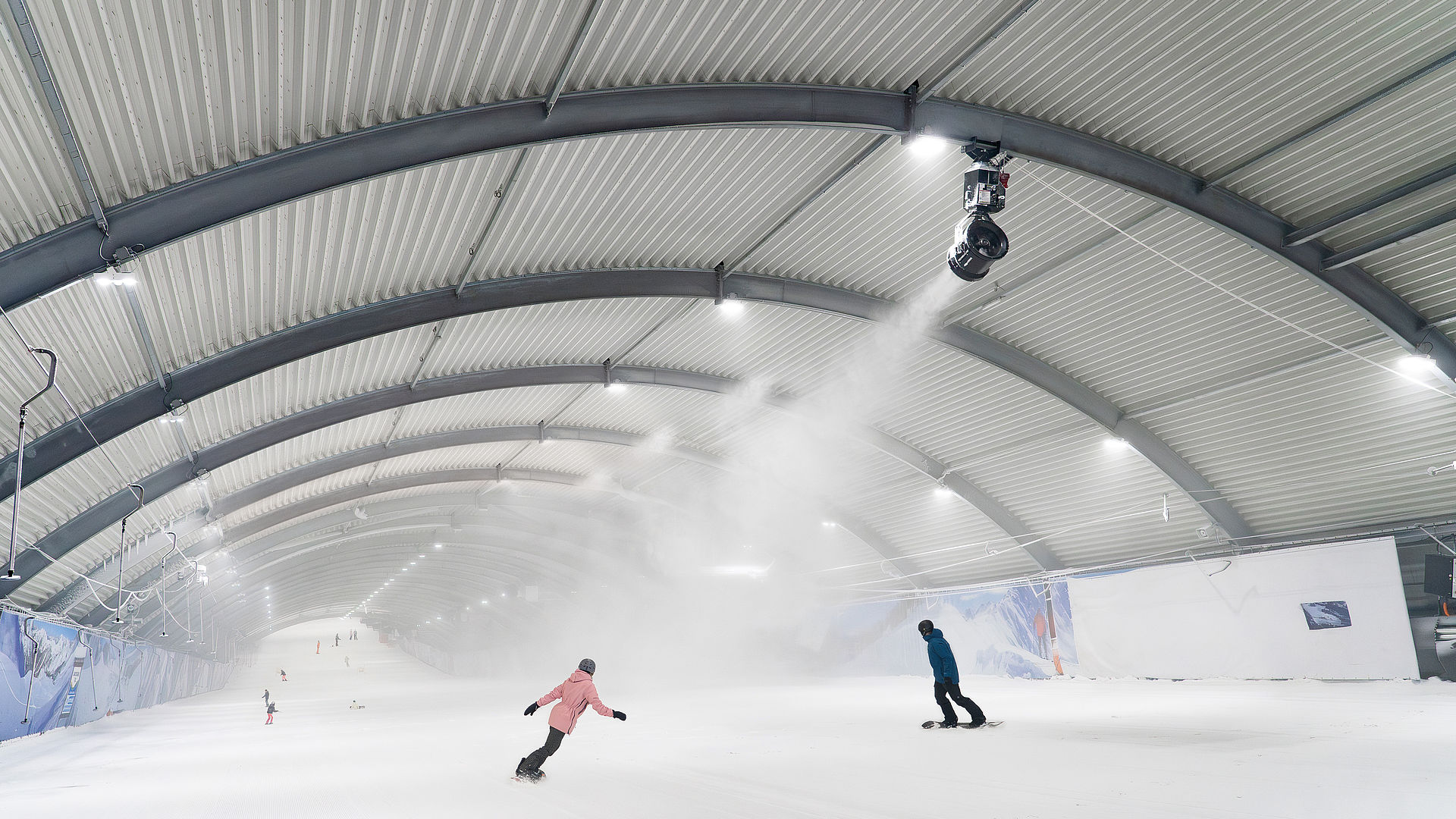 TechnoAlpin SD500 SnowWorld skieur action