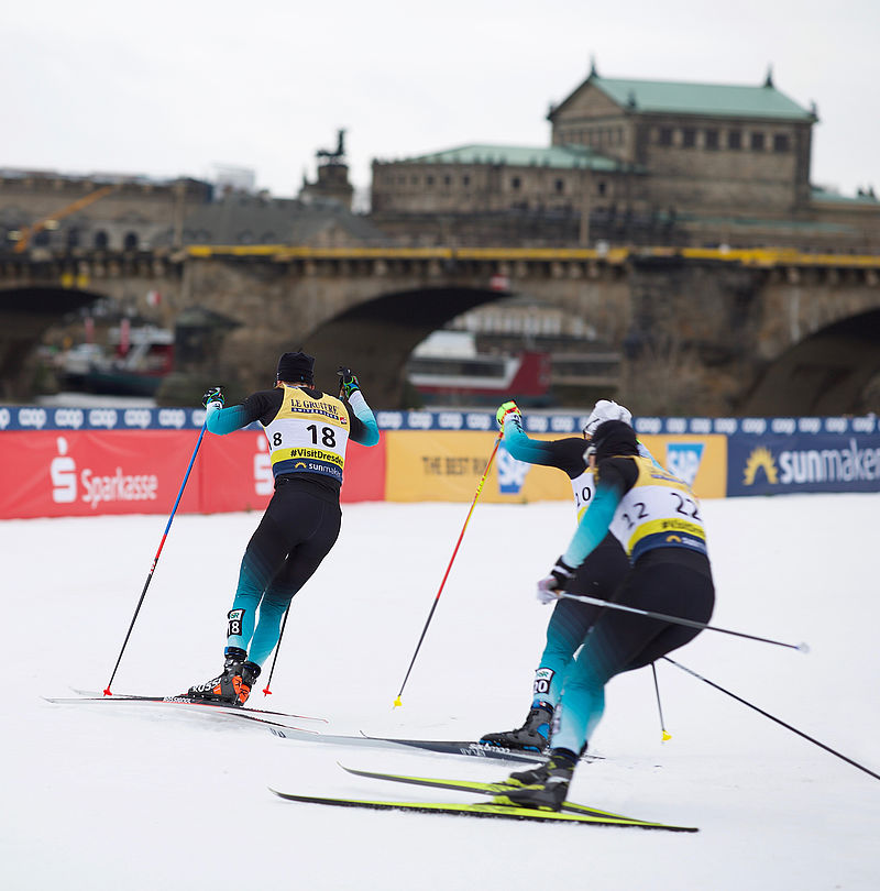 Fondeurs lors de la Coupe du Monde FIS à Dresde devant le Semperoper