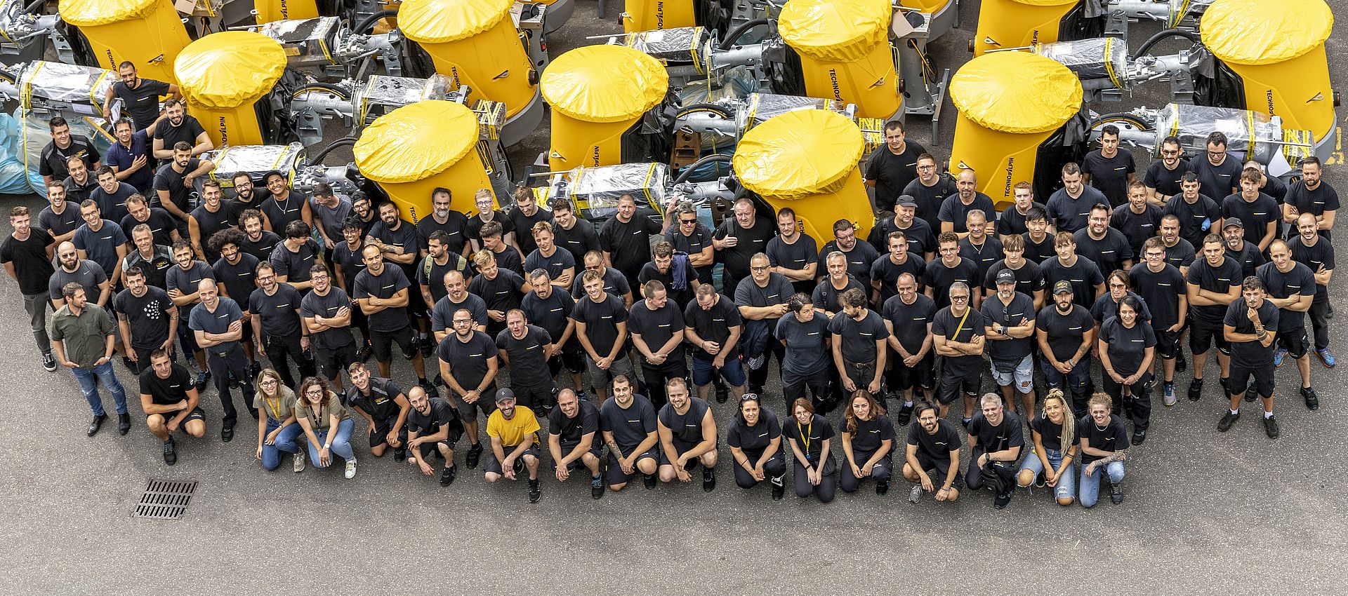 TechnoAlpin Mitarbeiter Gruppenfoto