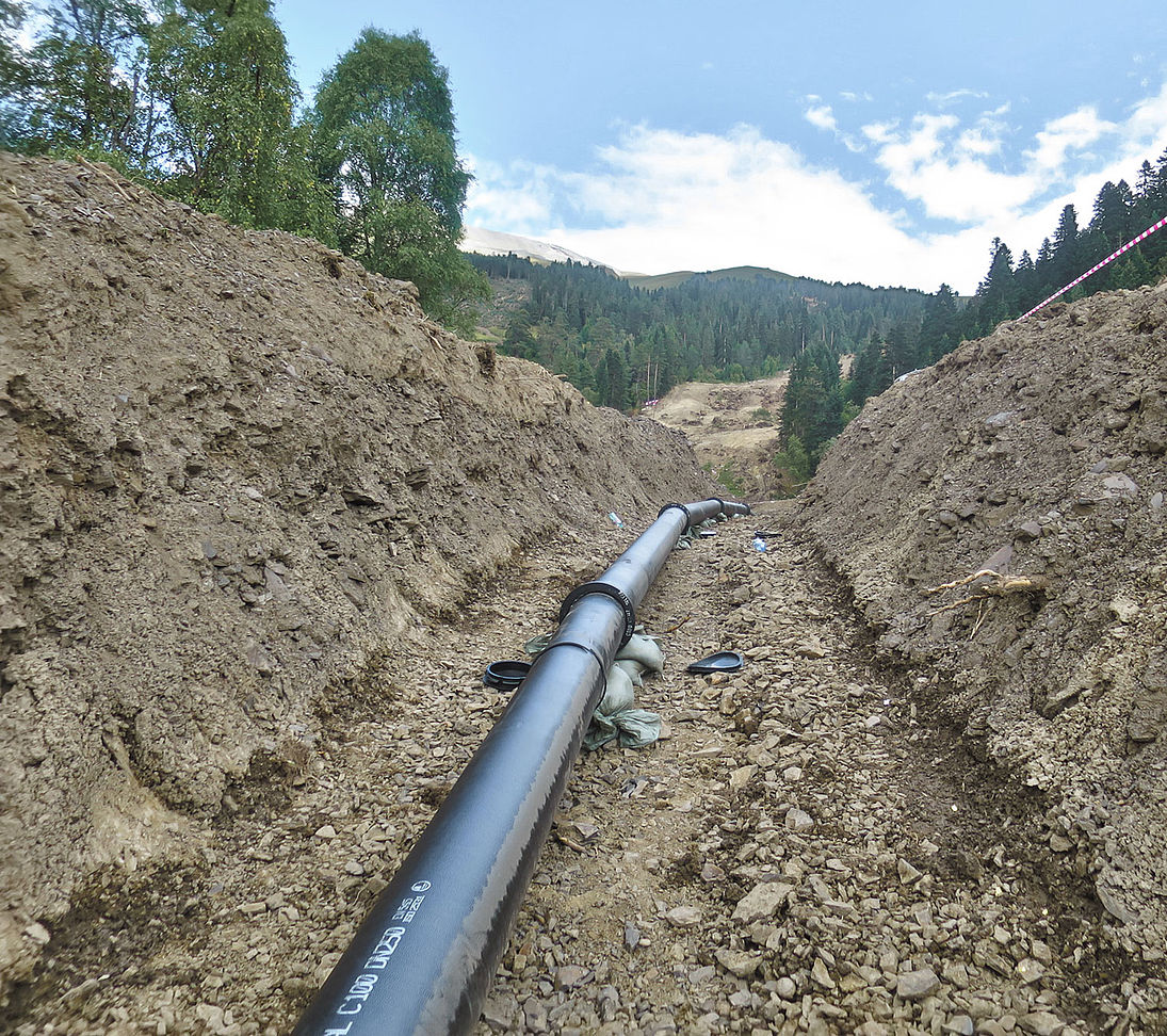 Verlegung einer Wasserleitung für die Beschneiungsanlage im Skigebiet