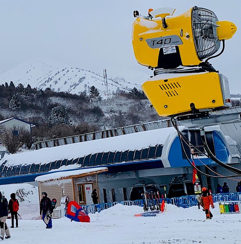 TechnoAlpin T40 snow cannon next to chairlift station at Amirsoy ski resort