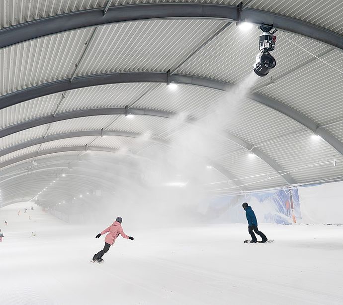 TechnoAlpin SD500 SnowWorld Skifahrer bearbeitet