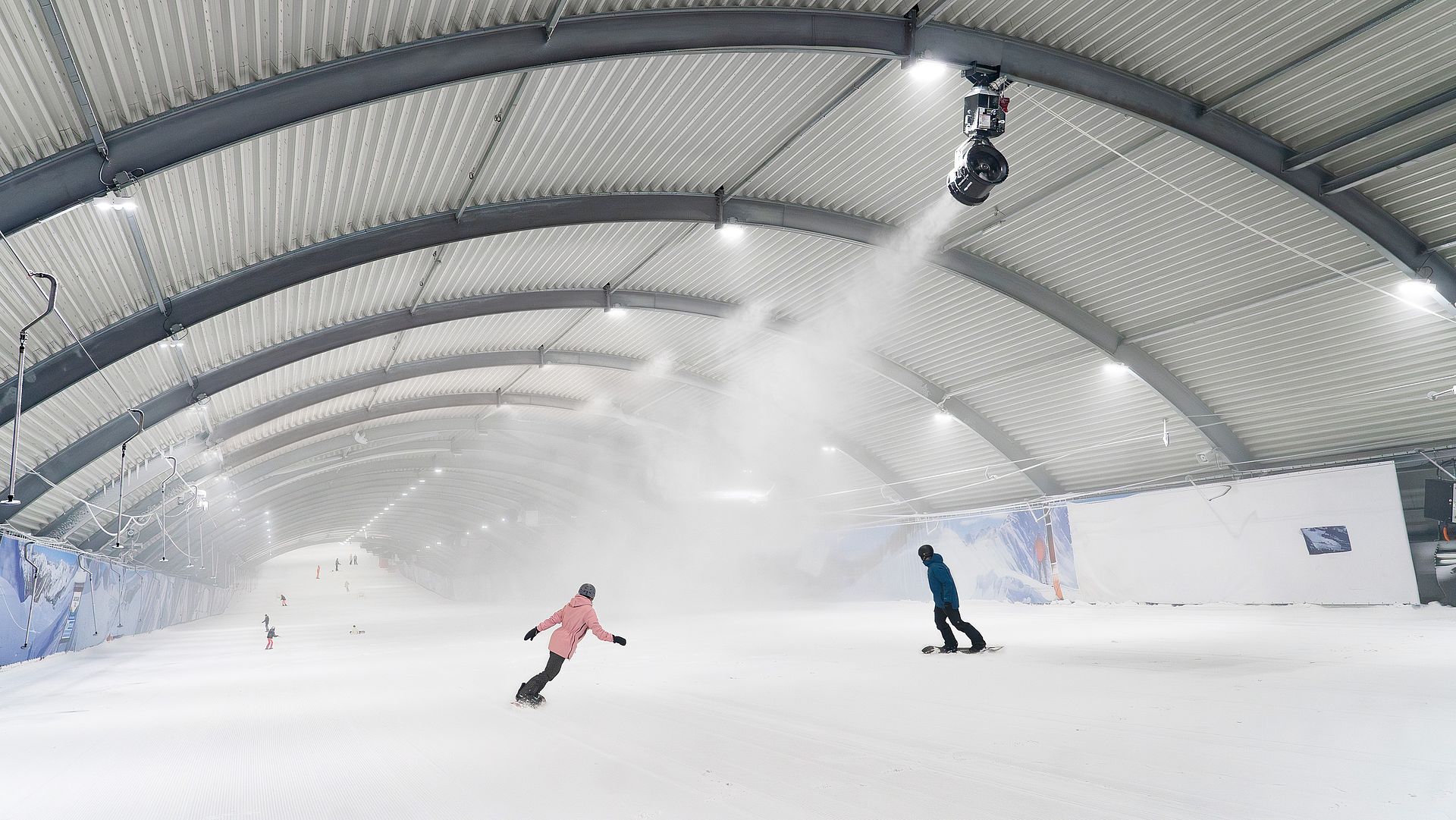 TechnoAlpin SD500 SnowWorld Skifahrer bearbeitet