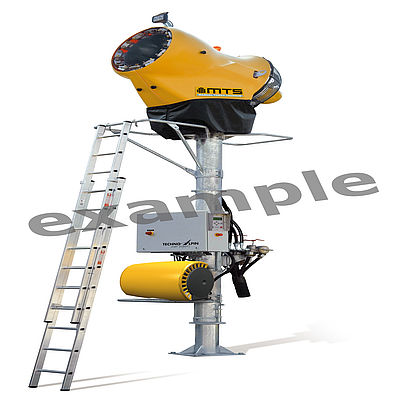 TechnoAlpin MTS Manual Tower Snowgun auf verzinktem Mast mit Steuerkasten und Kompressor