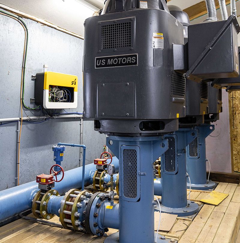 TechnoAlpin pump station with vertical pumps at Trollhaugen ski area