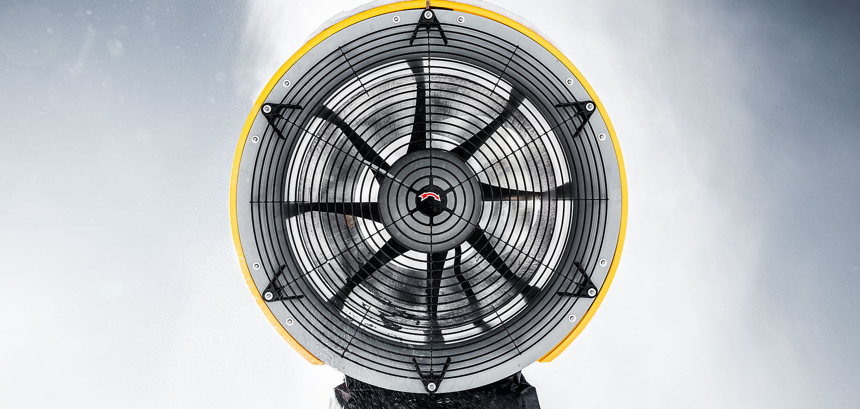 Frontale Detailansicht des Ventilators einer TechnoAlpin TT10 Propellermaschine